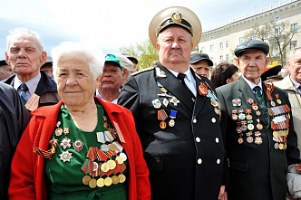 В Ростове возложили гирлянду Славы