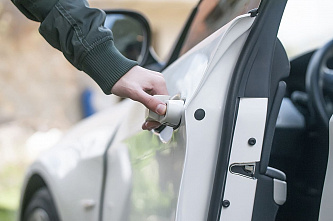 В Волгодонске работник автосервиса прокатился по городу на машине клиента