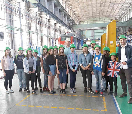 Школьники знакомятся  с  NEVZ