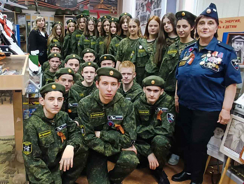 Донской губернатор поощрил школьных поисковиков и музейщиков из села Пешково