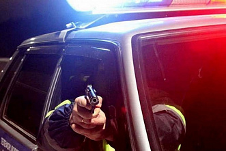 В Миллерово полицейские стреляли по колесам, чтобы задержать нарушителя