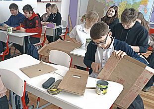 В Ремонтненском районе волонтерская организация «Окопная свеча» поддерживает земляков в зоне СВО