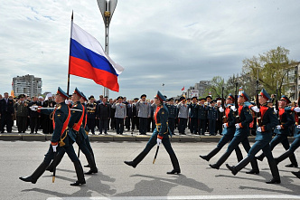 В Ростове возложили гирлянду Славы