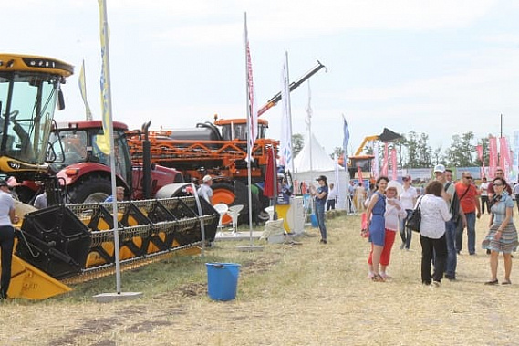 В Зерноградском районе проходит выставка «День донского поля»