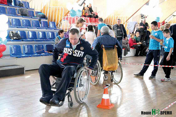 На дистанции чемпион мира Дмитрий Кучеренко