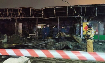 В рождественскую ночь в ростовской Левенцовке загорелся торговый ларек