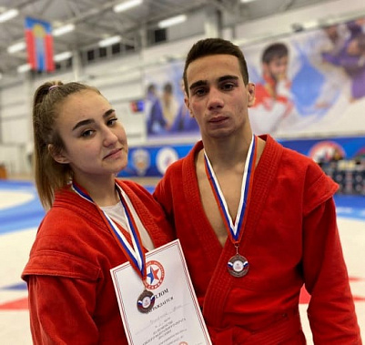 Донские самбисты завоевали путевки на первенство России