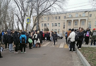 Власти Ростова уточнили данные по количеству «заминированных» школ