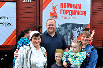 05 05 2025 Жители и гости Ростова-на-Дону встретили ретропоезд «Победа»