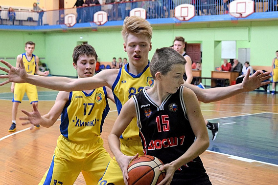 Продолжают борьбу за медали