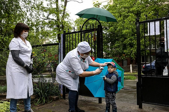 В Ростовской области при определении детей в дежурные группы детсада потребуют медсправку