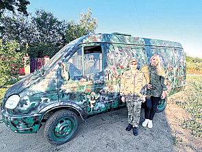 Волонтеры из Родионово-Несветайского района передали в зону СВО «газель» для медицинской роты