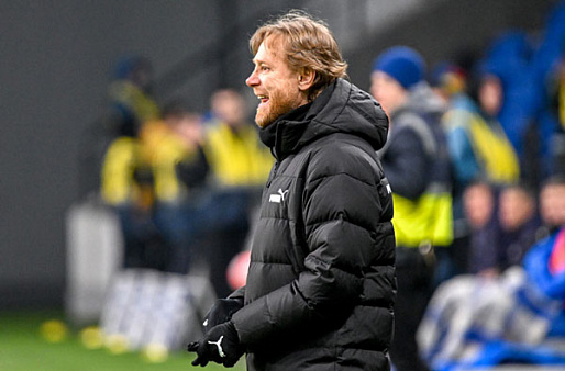 На место уволенного из «Спартака» тренера специалисты и болельщики прочат Валерия Карпина