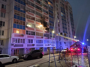 В Ростове в пожаре в квартире погиб мужчина, соседи отравились угарным газом