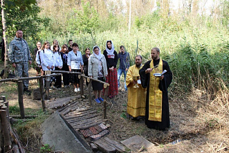 Природный источник становится местом паломничества
