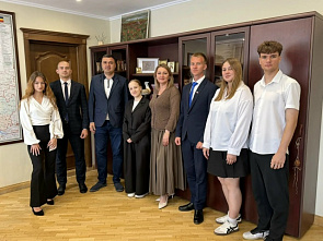 Откровенно - о сокровенном: Раджив Мирзалиев и Алла Кушнарева встретились с активом Совета молодежи Пролетарского района