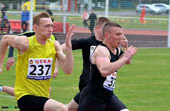 Курсанты вышли на стадион