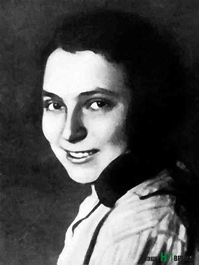 Елена ШИРМАН — советская поэтесса. Ее стихи публиковались в ростовских и столичных изданиях. Работала библиотекарем, собирала и обрабатывала донской фольклор, руководила литературной студией газеты «Ленинские внучата». Елена ШИРМАН — советская поэтесса. Ее стихи публиковались в ростовских и столичных изданиях. Работала библиотекарем, собирала и обрабатывала донской фольклор, руководила литературной студией газеты «Ленинские внучата».