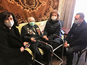 На Дону поздравляют с Новым годом ветеранов