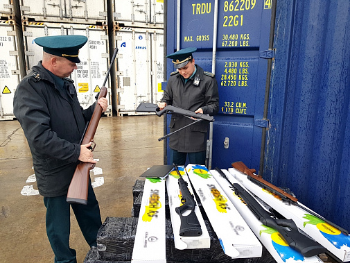 «Откуда винтовки? Из Турции, вестимо. Там грузят, а я привожу...»