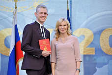 В ДГТУ вручили дипломы лучшим выпускникам