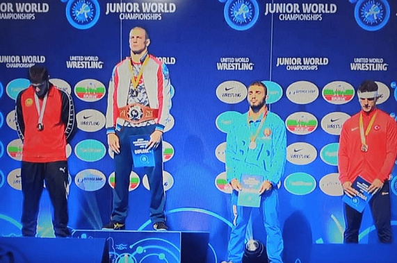 Донской борец греко-римского стиля Илья Ермоленко стал чемпионом мира среди молодежи