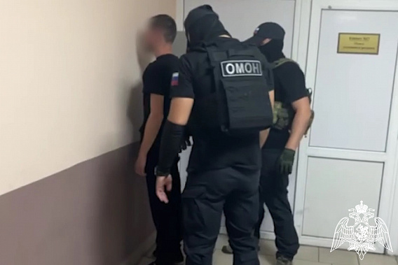 Для задержания подозреваемого в пособничестве зарубежным мошенникам вызывали "печенегов"...