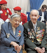 В городах и районах Дона вручают награды Победы