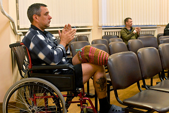 07 11 2025 Ростовскому госпиталю для ветеранов войн подарили концерт и библиотеку