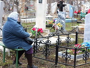 Донские кладбища сейчас не закрыты для посещения и поручений по их закрытию не давали