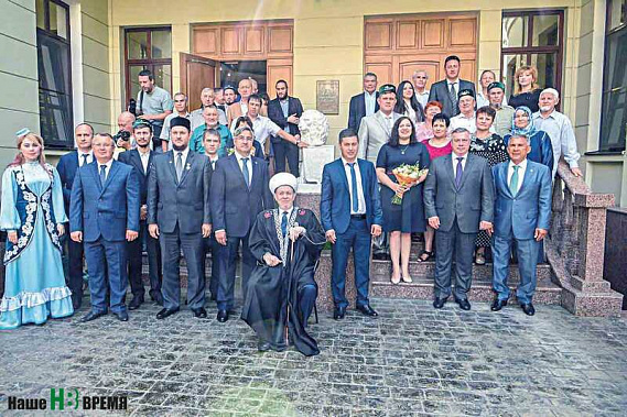 Решение сделать Сабантуй в Ростове-на-Дону межрегиональным было принято на недавней встрече президента Республики Татарстан Рустама МИННИХАНОВА с губернатором Ростовской области Василием ГОЛУБЕВЫМ и представителями татарской диаспоры.