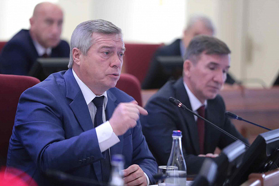 Василий ГОЛУБЕВ: «Необходимо еще раз задуматься о состоянии материально-технического обеспечения наших кадетских корпусов. В конце концов, казачество – это гордость Дона, гордость России. И не заслуживает поддержки по остаточному принципу…» Фото с сайта d Василий ГОЛУБЕВ: «Необходимо еще раз задуматься о состоянии материально-технического обеспечения наших кадетских корпусов. В конце концов, казачество – это гордость Дона, гордость России. И не заслуживает поддержки по остаточному принципу…» Фото с сайта d