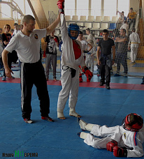 На татами – «перначата»...