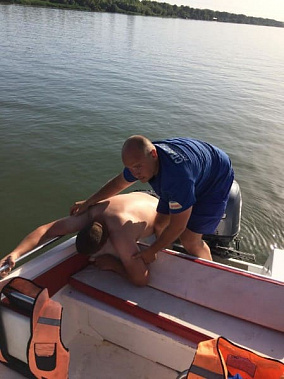 Спасатели помогли выбраться на берег гостю из Узбекистана