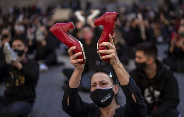 В Барселоне протестуют танцевальные ассоциации