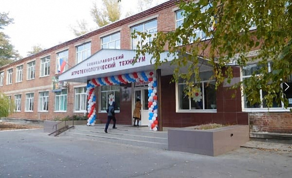 На местном материале