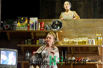 21.04 В театре прочитали нараспев «Землю Эльзы»