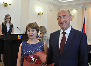 Наградили работников текстильной и легкой промышленности