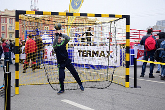 Легкоатлетическая эстафета на Театралке