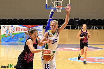 Белокаменная против града Петрова