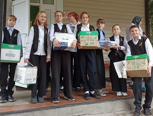 Школьники Ростовской области собирают макулатуру и крышки