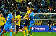 В первом полуфинальном матче розыгрыша Кубка России  футболисты «Ростова» уступили питерскому «Зениту»