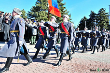 Возложили цветы к мемориальному комплексу
