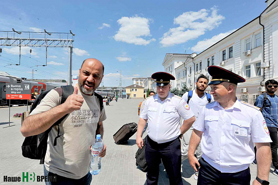 На вокзале «Ростов-Главный» в дни мундиаля – болельщики со всего света.