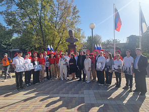 В Целине открыли бюст Юрия Гагарина