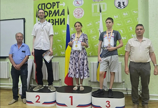 Шахматы: дубли Евгений Сухаревой, Виктора Рассказова и Ивана Маркова