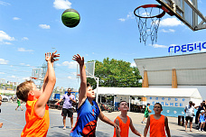 На площадках Гребного канала «Дон» прошли матчи пятого суперфинала детской Уличной баскетбольной лиги