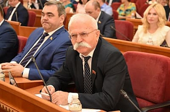 Депутат Вахтанг Козаев лишен права голоса