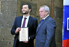 С наступающим профессиональным праздником, коллеги!