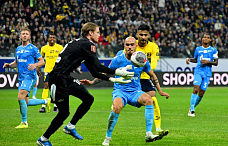 В первом полуфинальном матче розыгрыша Кубка России  футболисты «Ростова» уступили питерскому «Зениту»